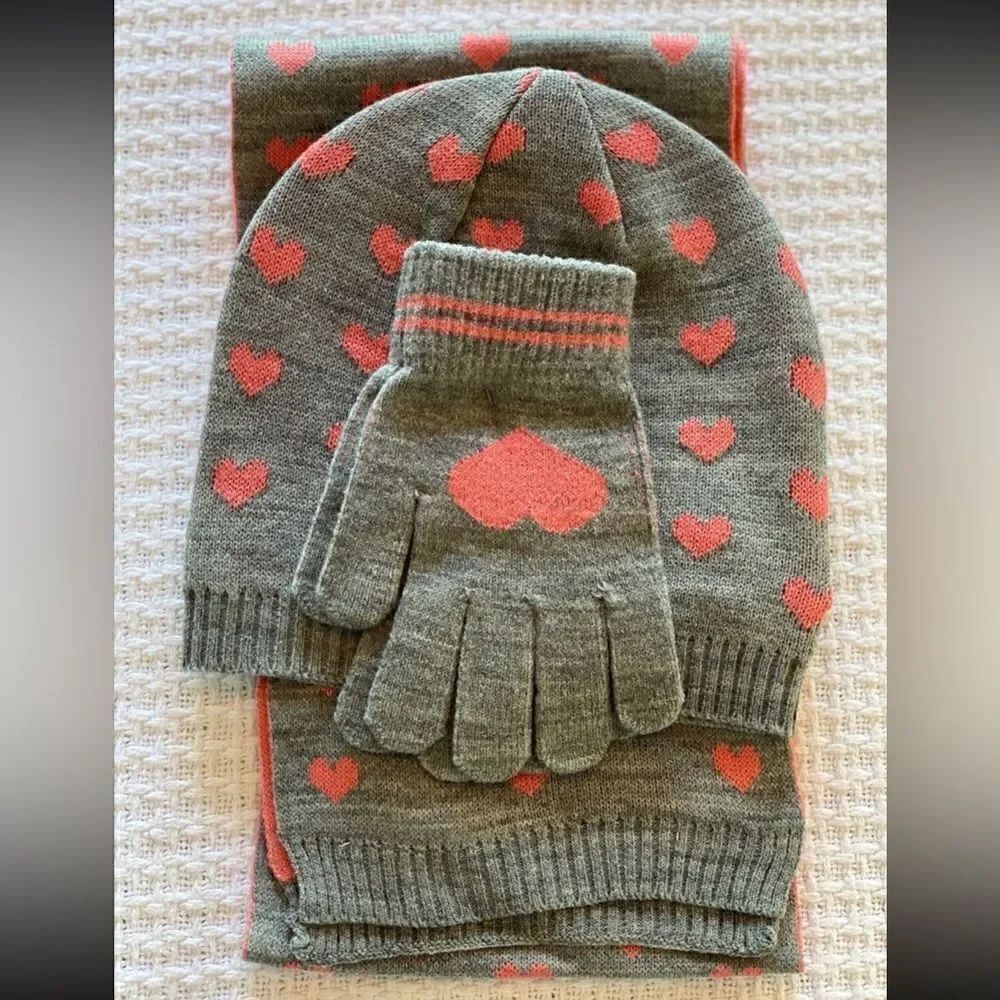 BCBG Girls 3pc Beanie, Scarf & Gloves Boxed Gift Set Gray with light pink Hearts